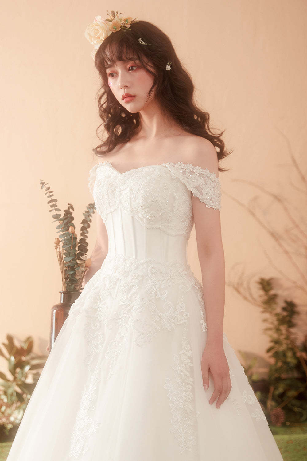 A Line Sweetheart Sleeveless Wedding Dress with Lace Applique
