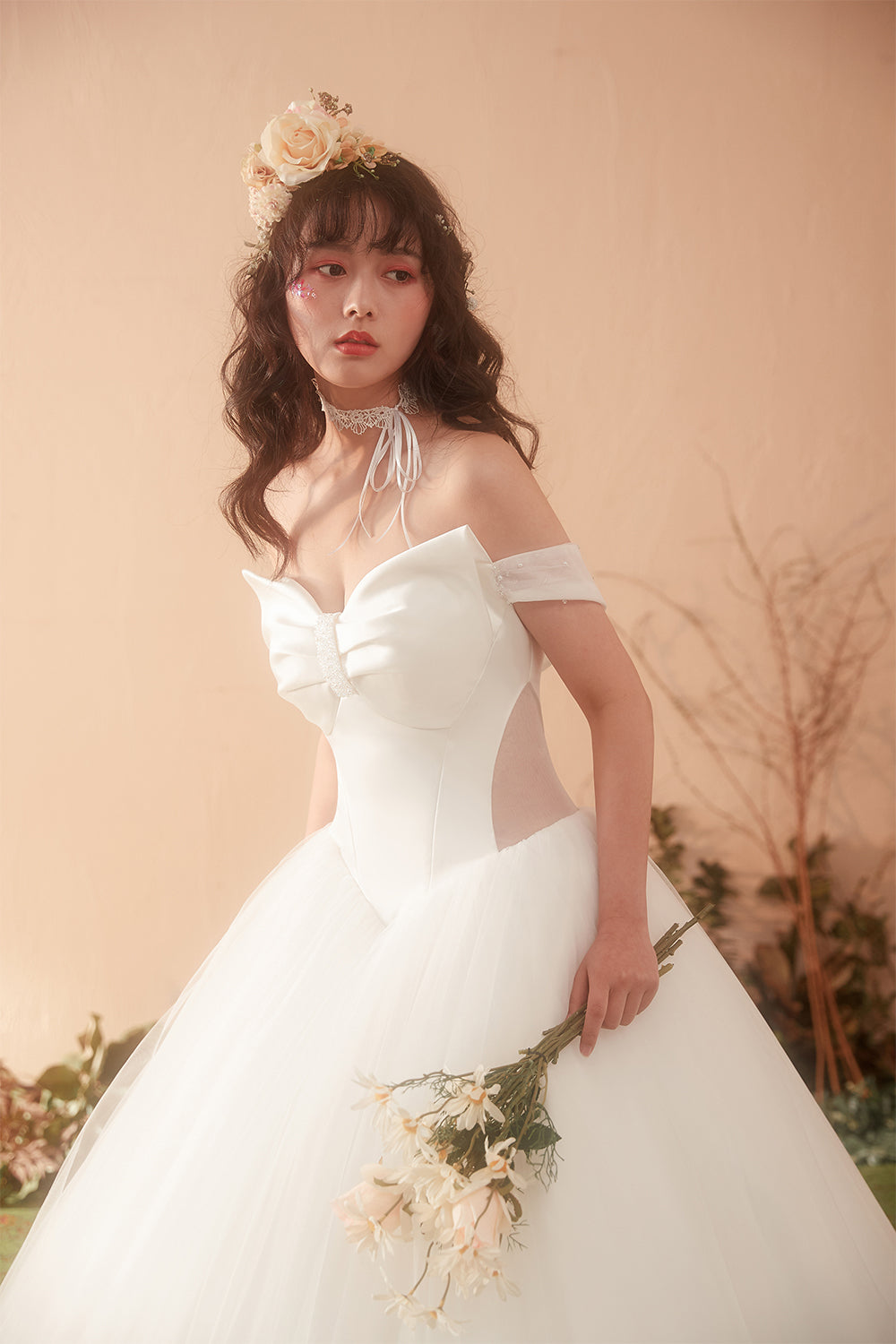 Elegant Off-Shoulder Ball Gown Wedding Dress with Statement Bow