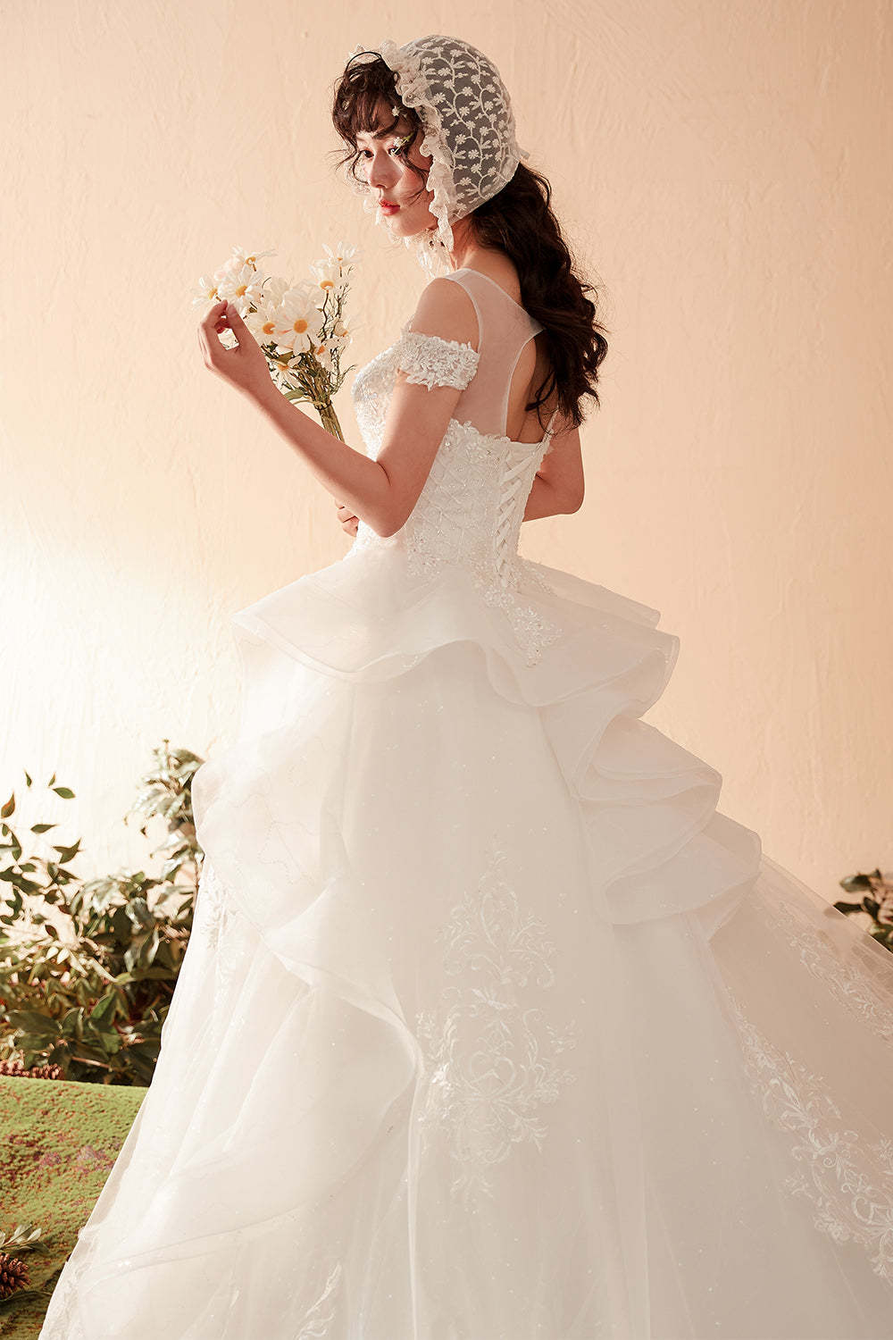 Elegant Off-Shoulder A-Line Wedding Gown with Lace Embroidery