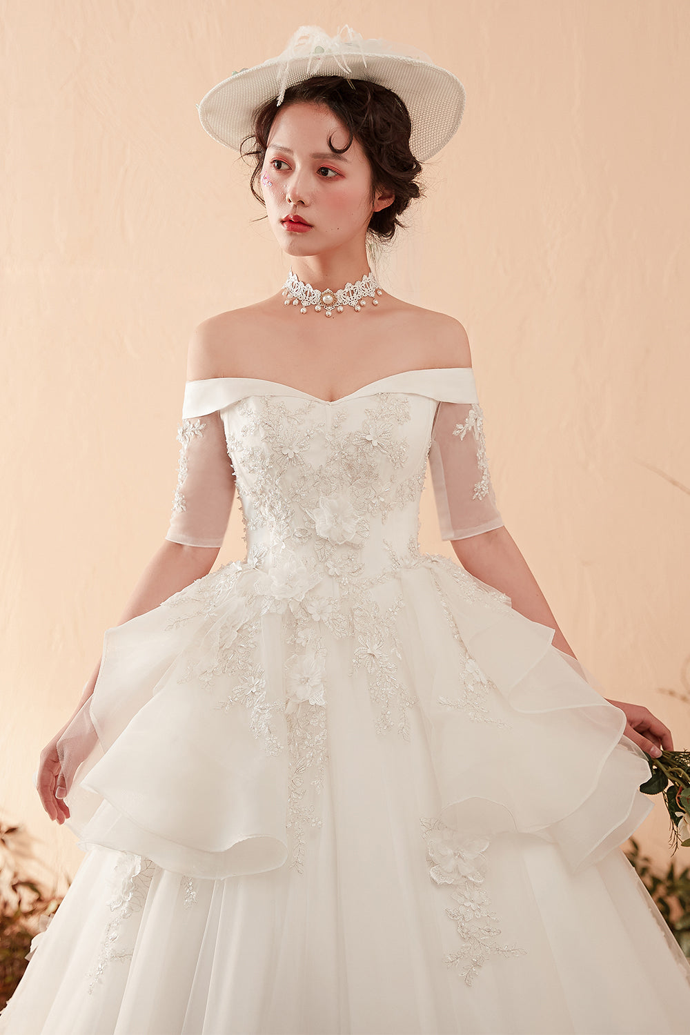 Exquisite Off-Shoulder Ball Gown Wedding Dress with Floral Lace Embellishments