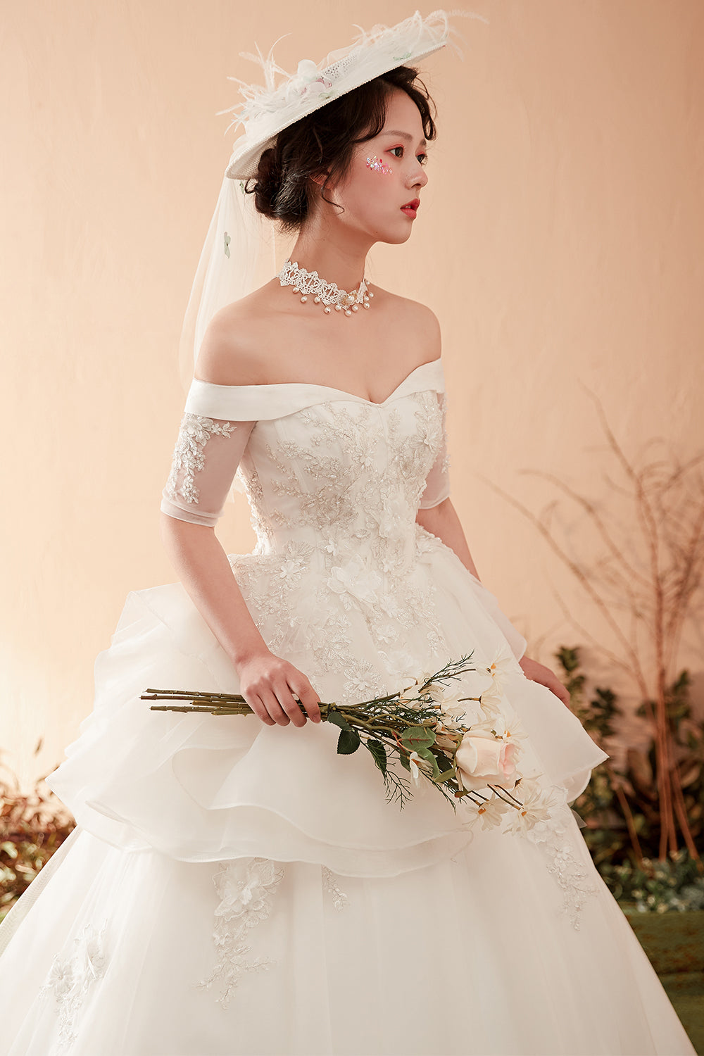 Exquisite Off-Shoulder Ball Gown Wedding Dress with Floral Lace Embellishments