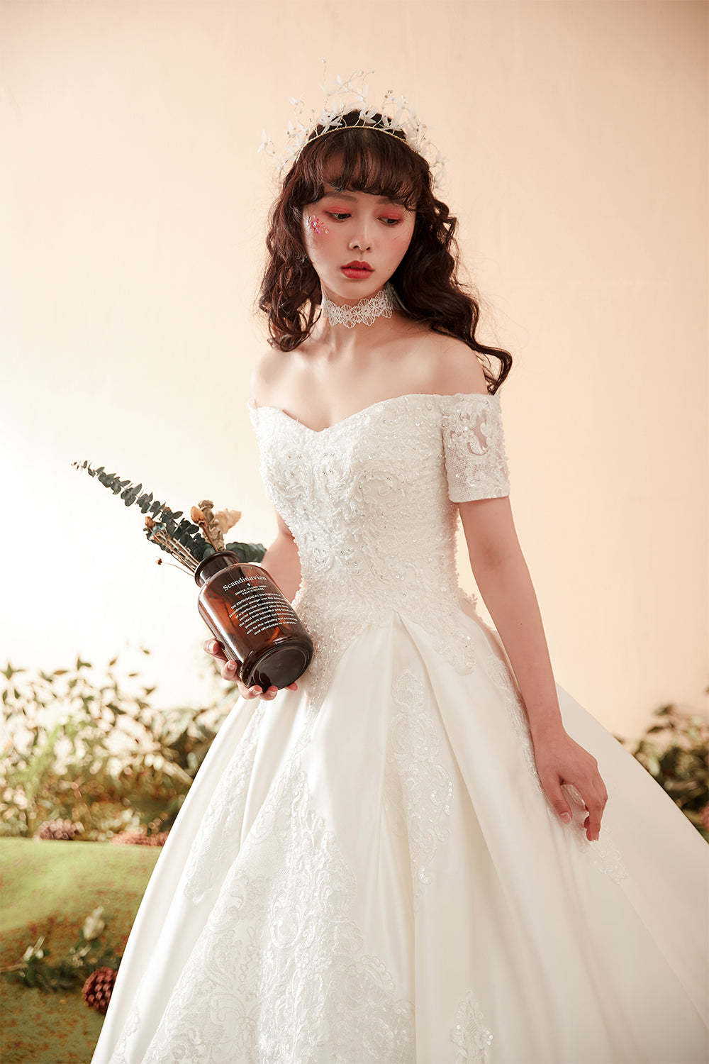 Luxurious Off-Shoulder Satin Ball Gown Wedding Dress with Exquisite Lace Appliques