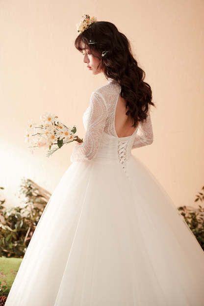 Timeless Graceful High-Neck Lace Bridal Gown with Long Sleeves