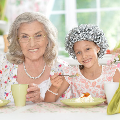 sixwipe 7 Pcs Old Lady Grandma Costume, Complete 100 Days of School Outfit with Square Scarf, Wig, Glasses, Earrings and Necklace for School Dress Up Party