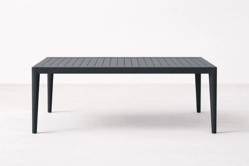 Outdoor Dining Tables