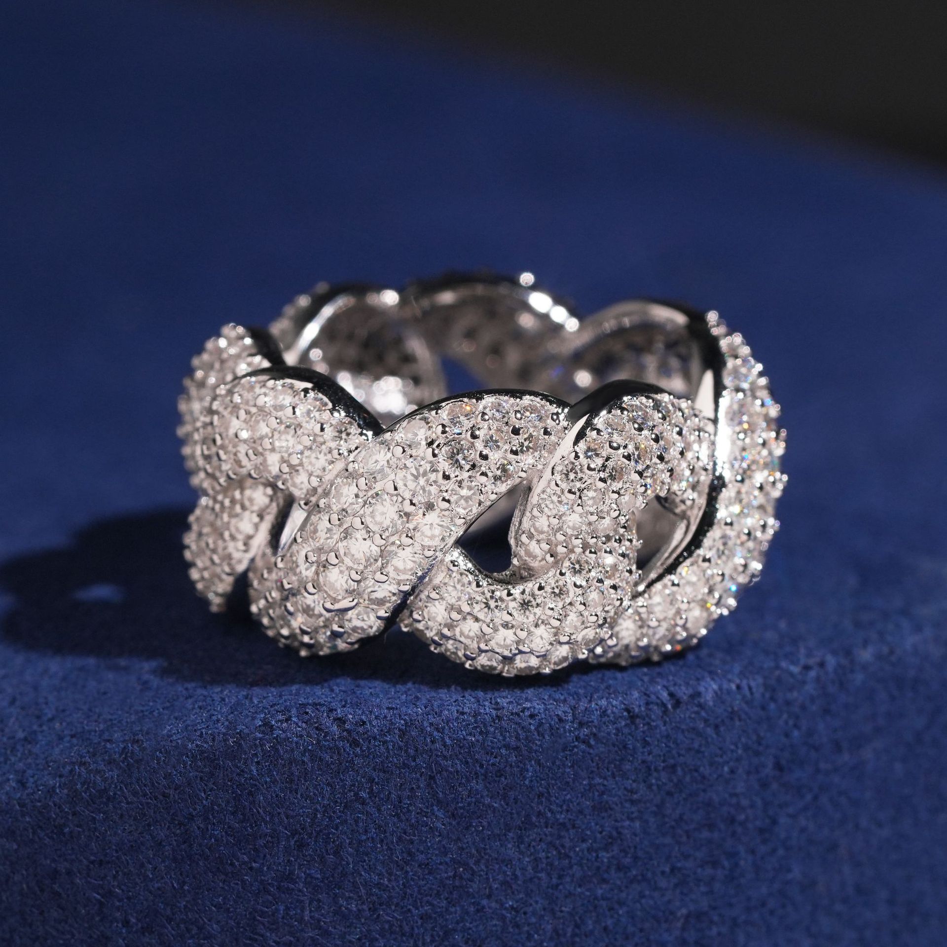 New circular eight character design ring S925 Silver moissanite Ring