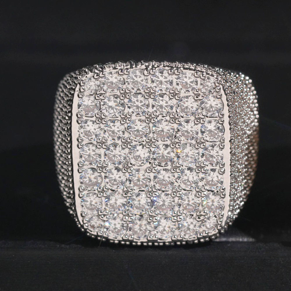 Fashionable ring copper inlaid cubic zirconia ring