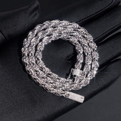 silver inlaid moissanite buckle head fashionable rope necklace
