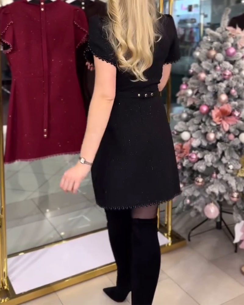 Рокля с богати декорации и мъниста