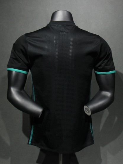 2017/18 Real Madrid Retro (Away)