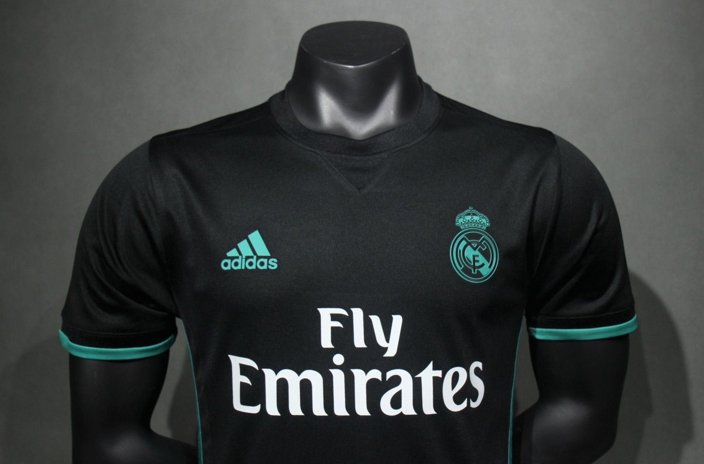 2017/18 Real Madrid Retro (Away)