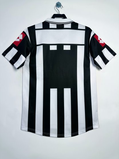 2001/02 Juventus Retro (Home)