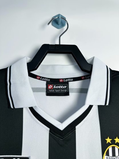 2001/02 Juventus Retro (Home)