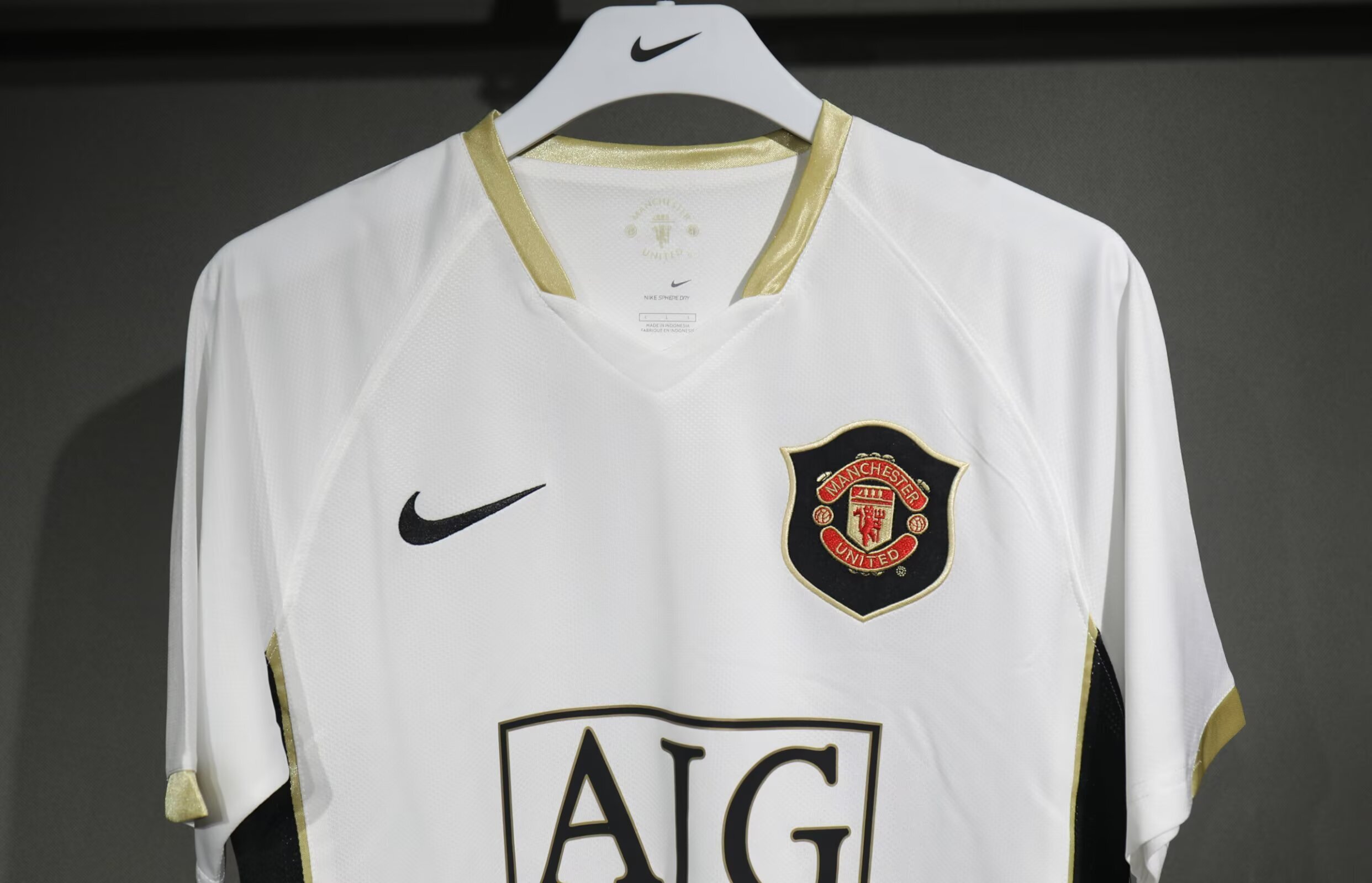 2006/07 Manchester United Retro (Away)