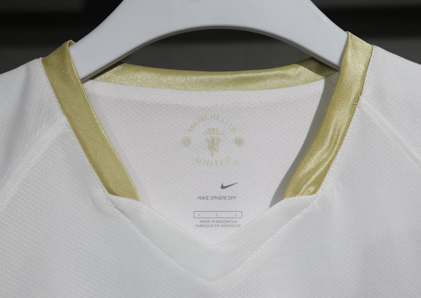 2006/07 Manchester United Retro (Away)