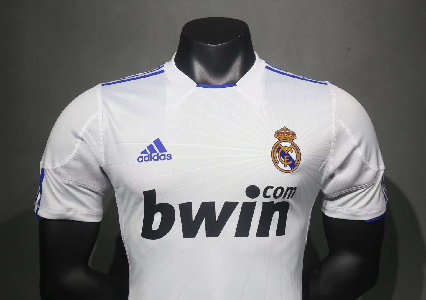 2010/11 Real Madrid Retro (Home/Away)