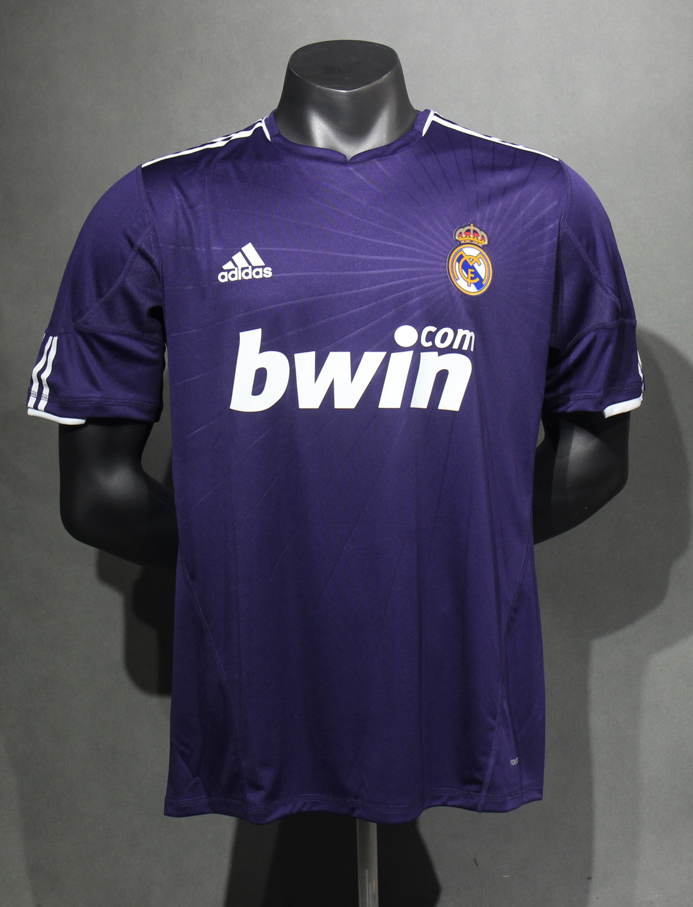 2010/11 Real Madrid Retro (Away 3rd)