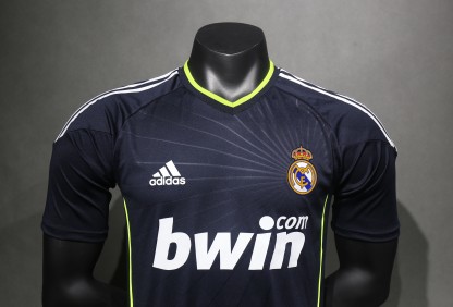 2010/11 Real Madrid Retro (Away)