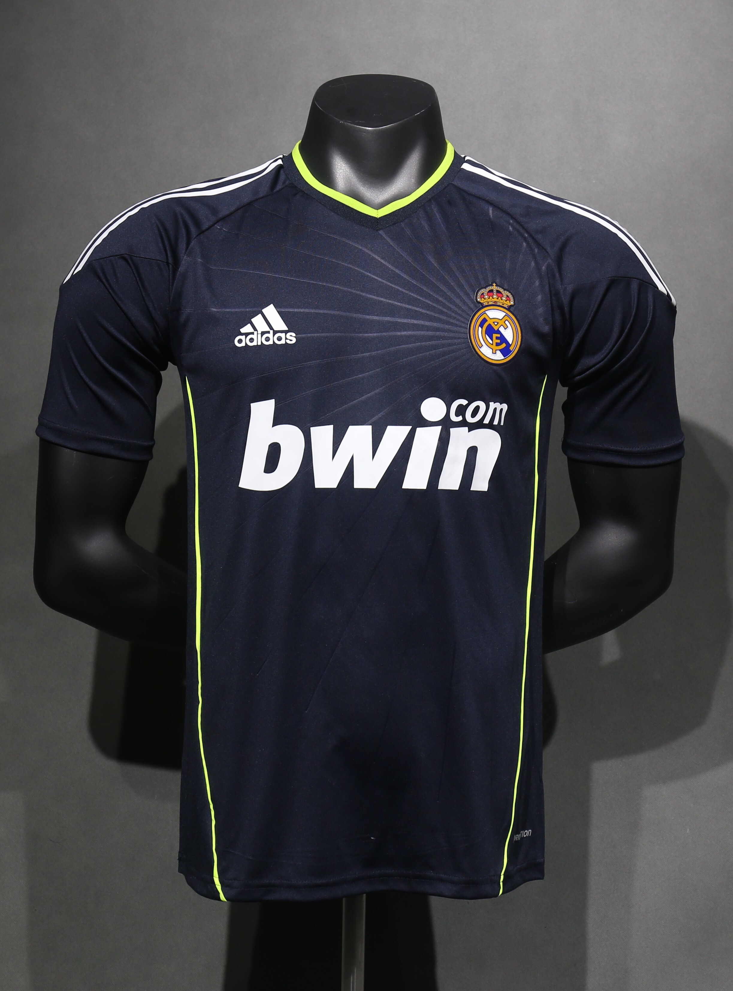 2010/11 Real Madrid Retro (Away)