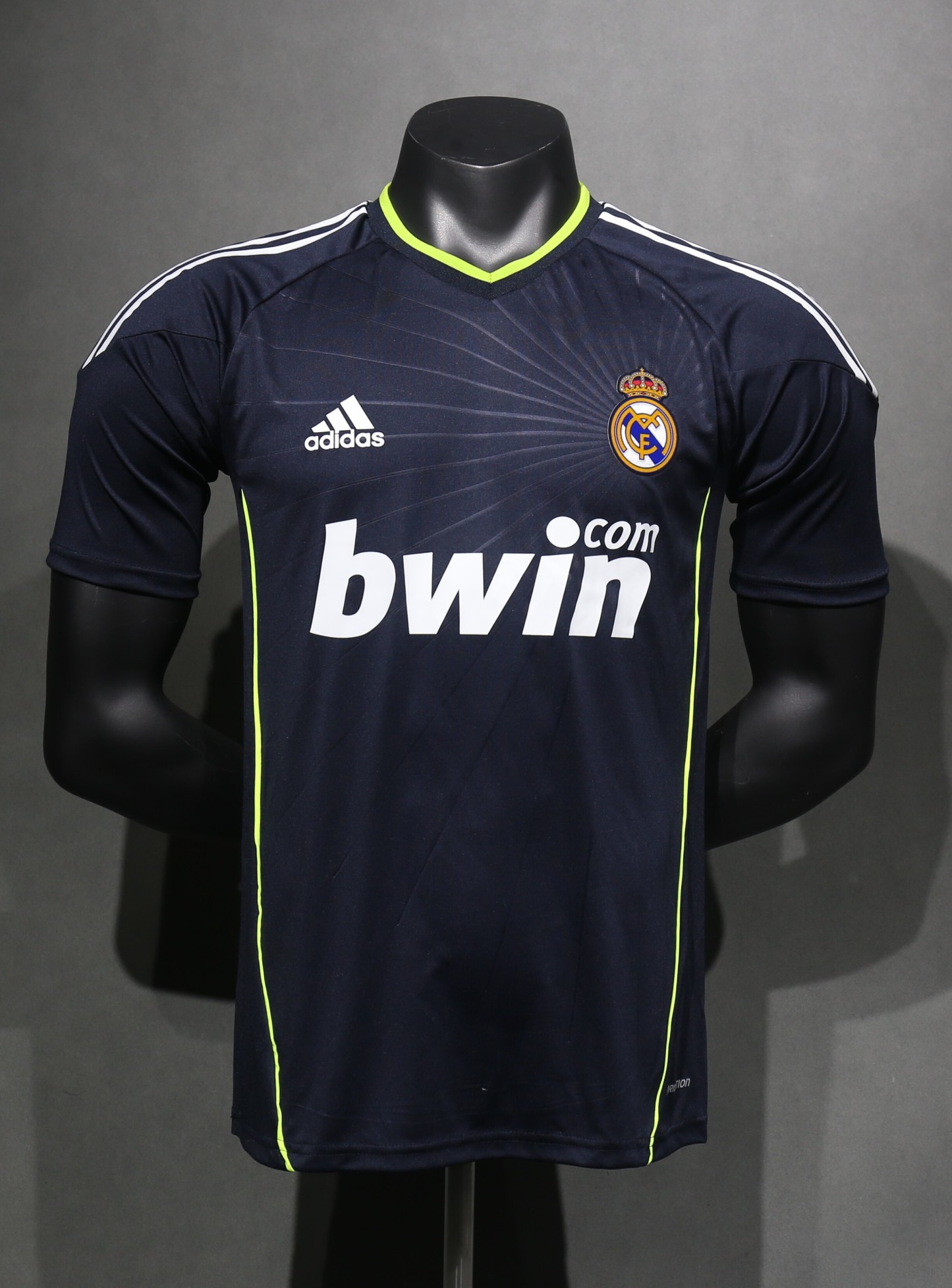 2010/11 Real Madrid Retro (Away)