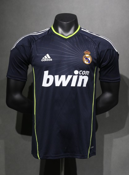 2010/11 Real Madrid Retro (Away)