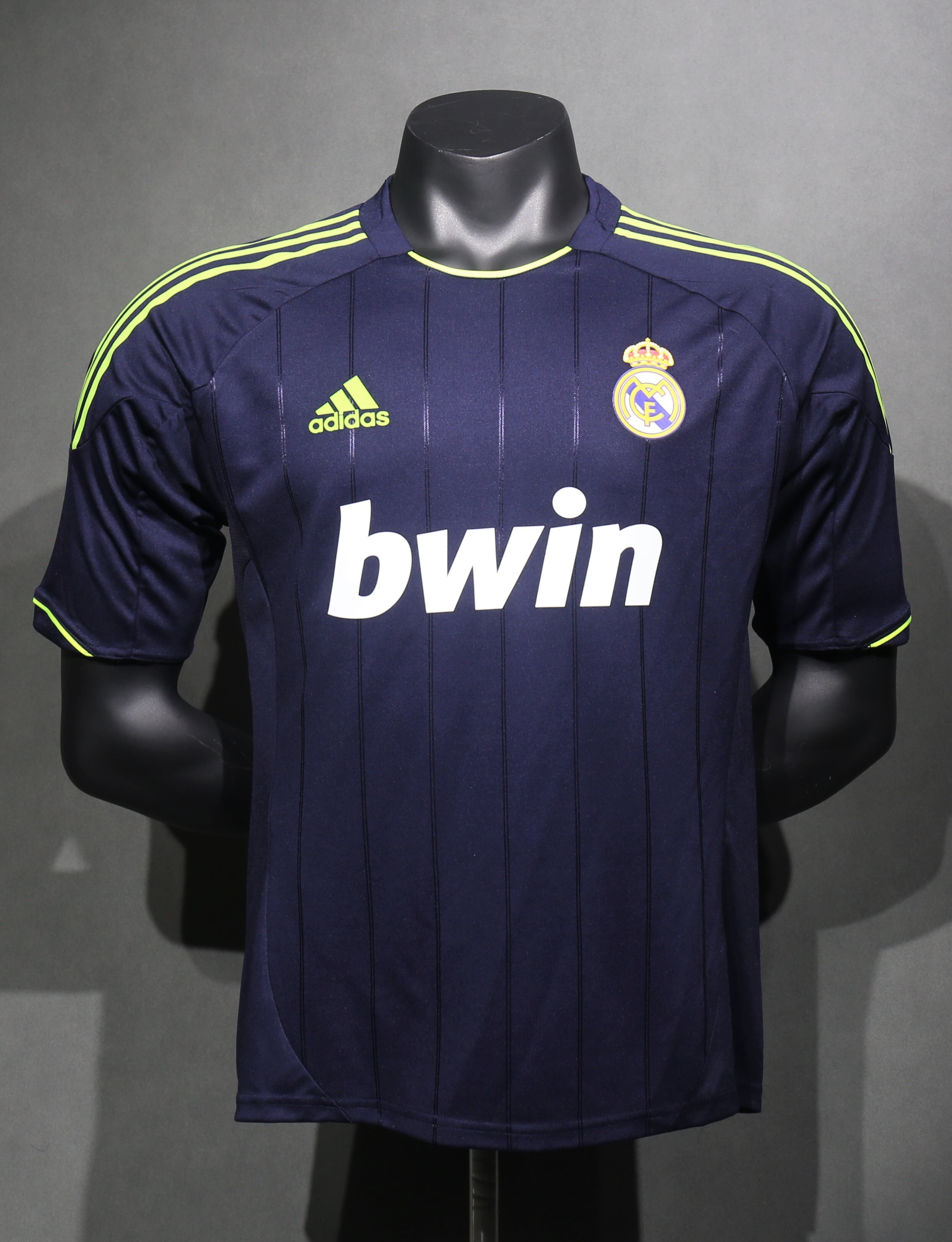 2012/13 Real Madrid Retro (Away)