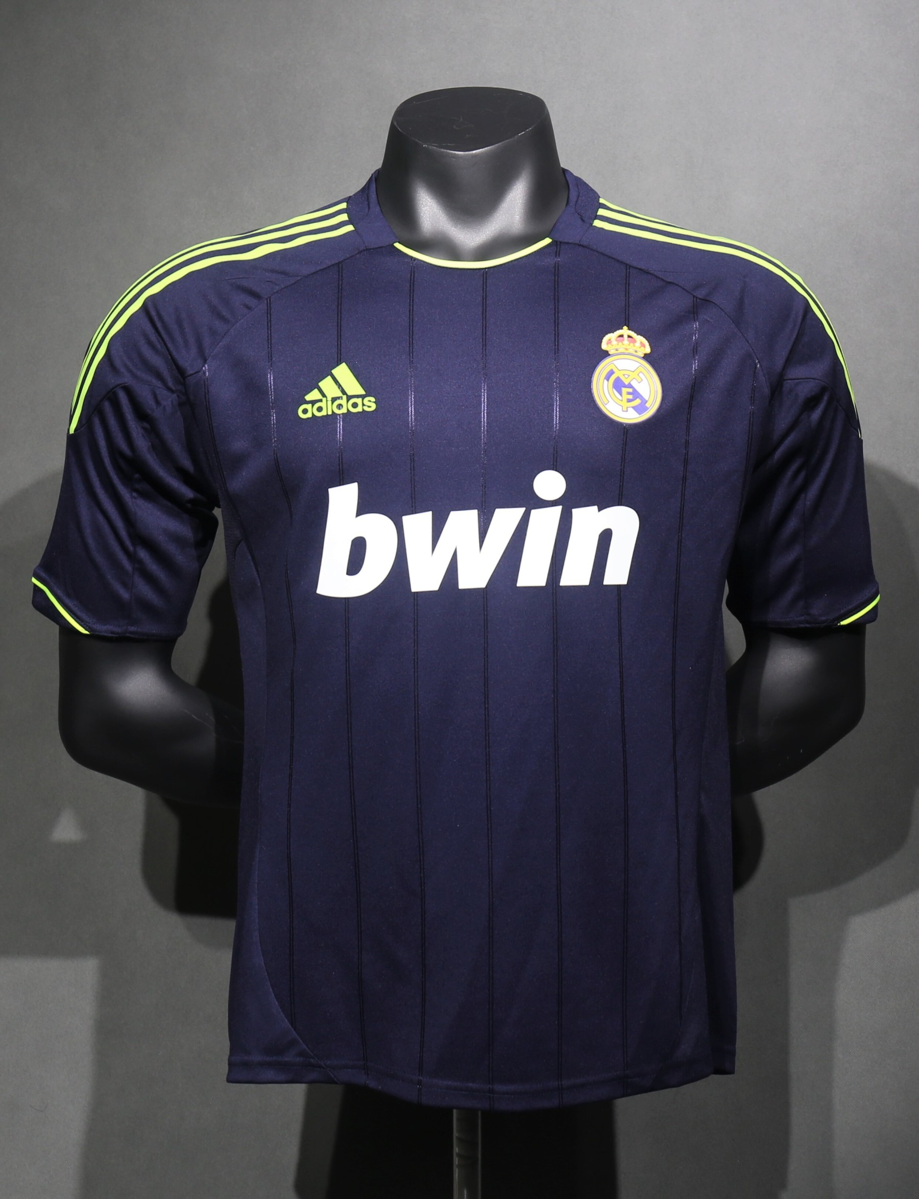 2012/13 Real Madrid Retro (Away)