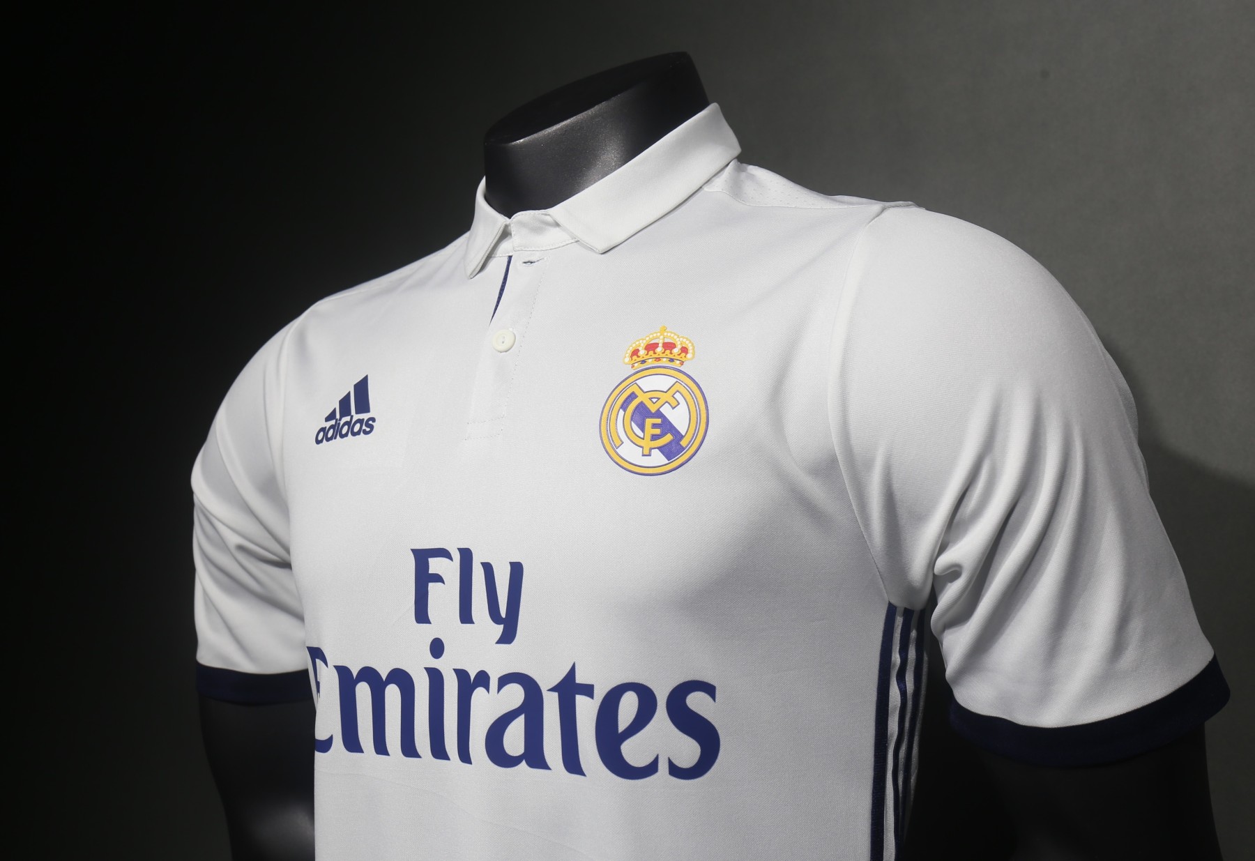 2016/17 Real Madrid Retro (Home/Away) 