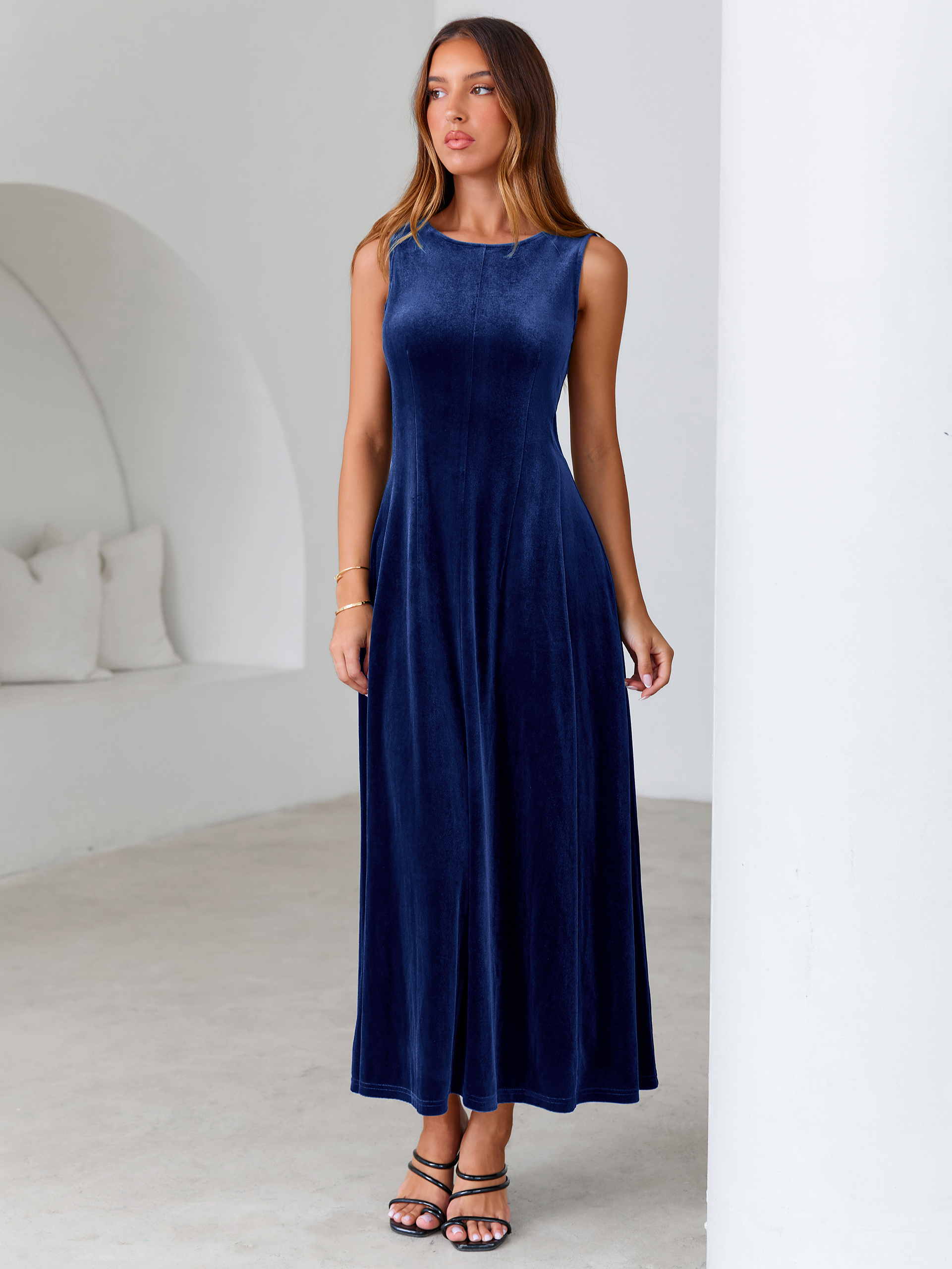Elegant Sleeveless Velvet Crew Neck A Line Maxi Dress