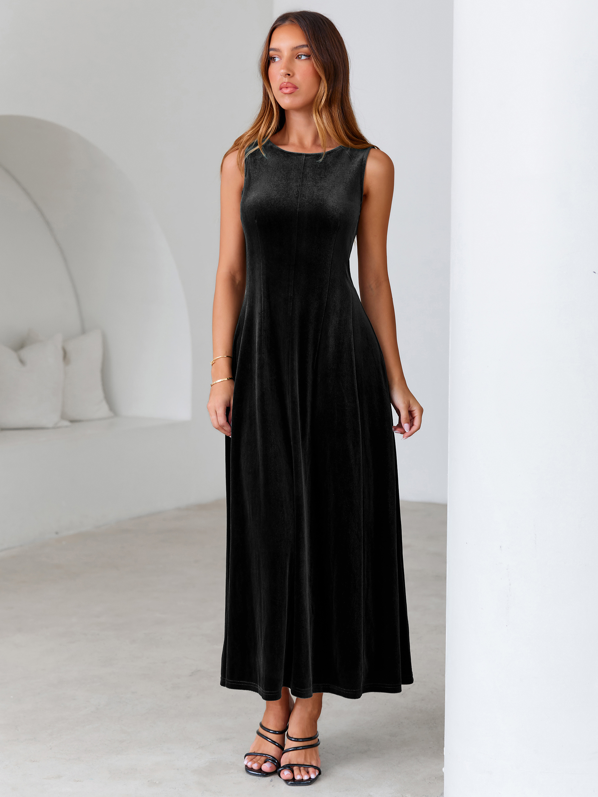 Elegant Sleeveless Velvet Crew Neck A Line Maxi Dress