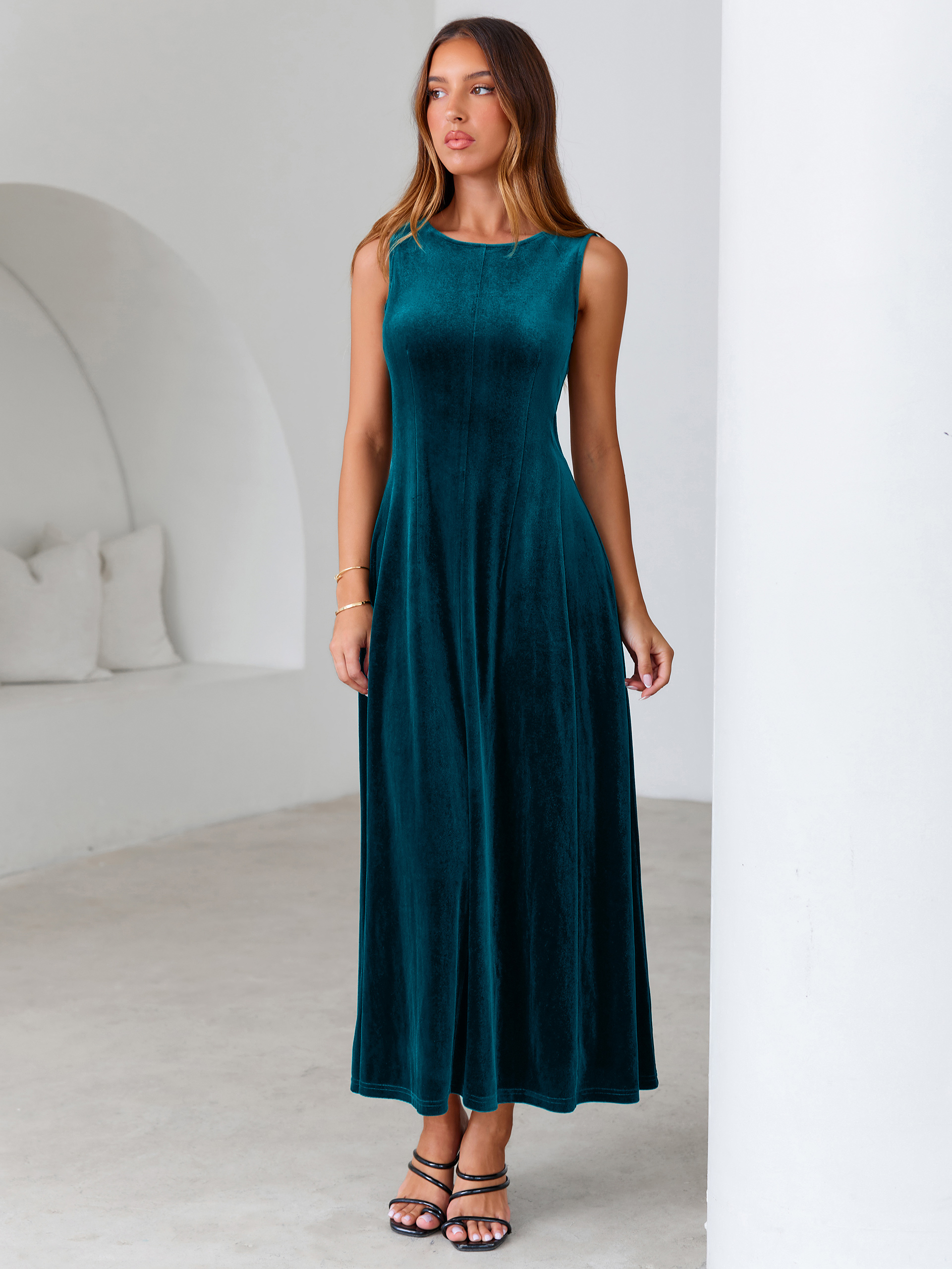 Elegant Sleeveless Velvet Crew Neck A Line Maxi Dress