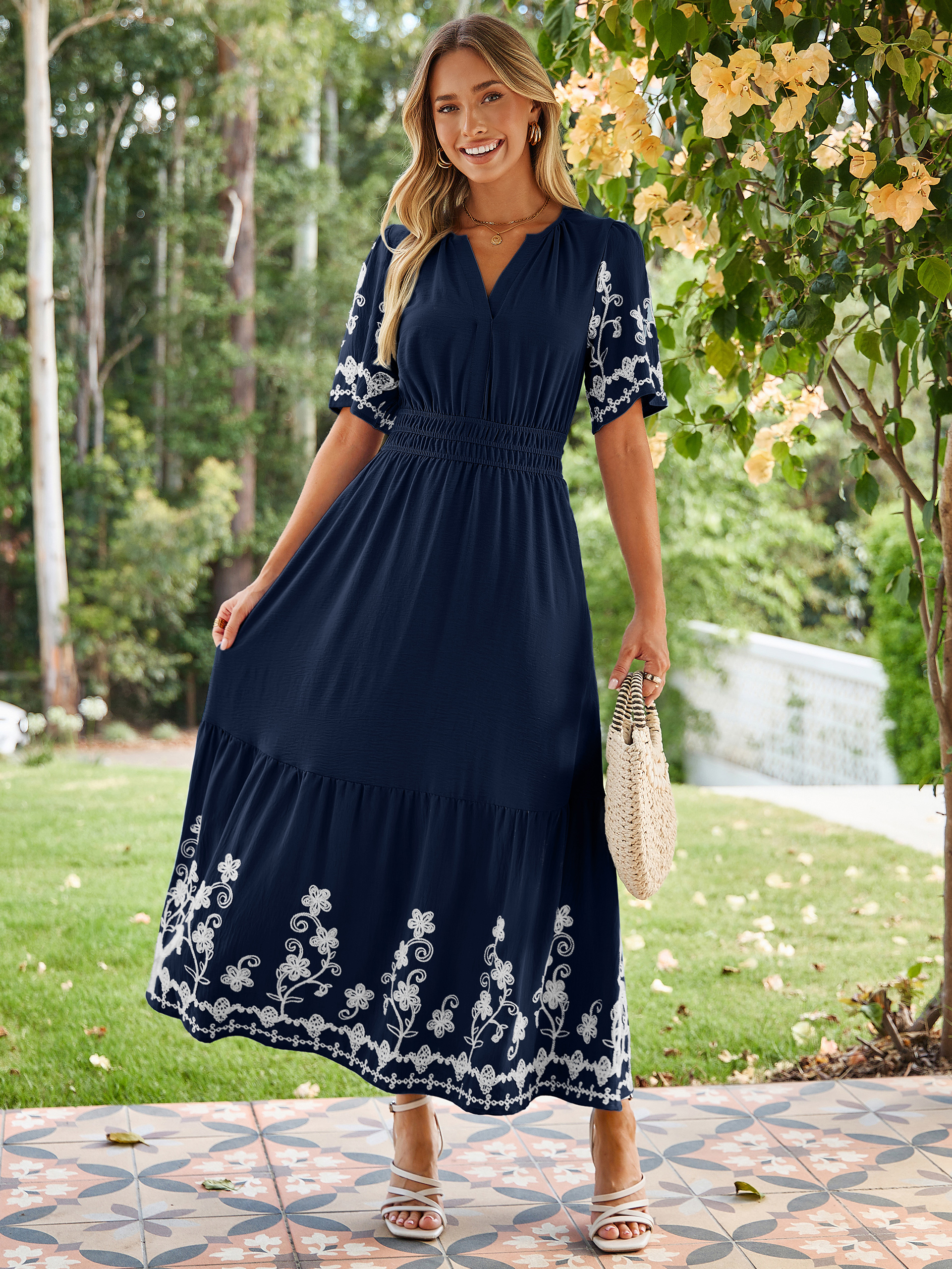 Floral Embroidery V-Neck A-Line Maxi Dress - Navy Blue