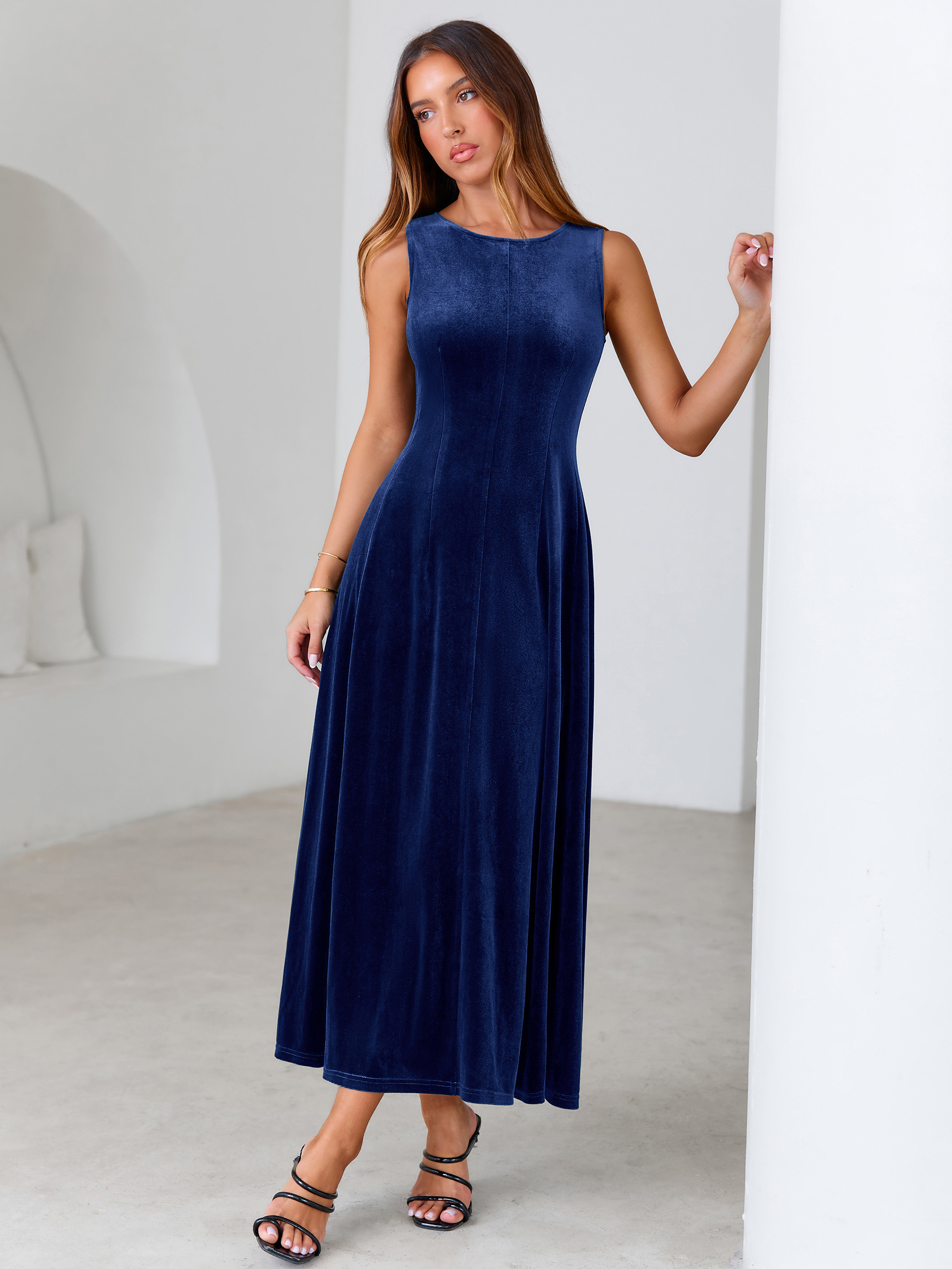 Elegant Sleeveless Velvet Crew Neck A Line Maxi Dress