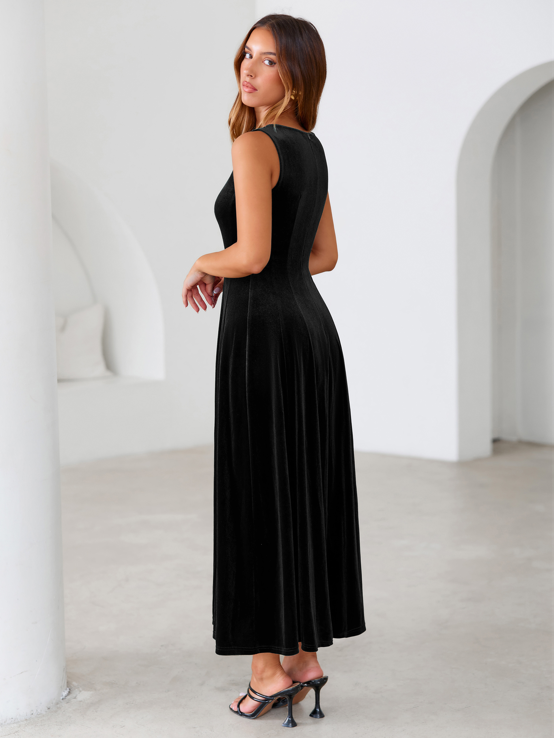 Elegant Sleeveless Velvet Crew Neck A Line Maxi Dress
