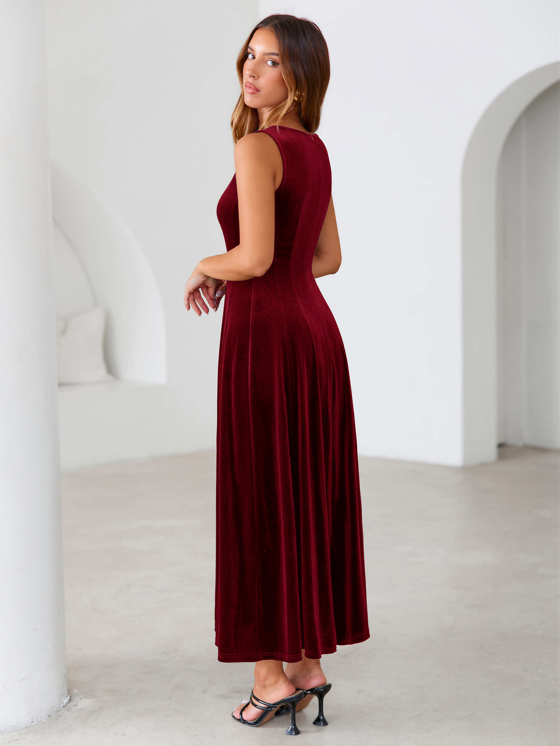 Elegant Sleeveless Velvet Crew Neck A Line Maxi Dress