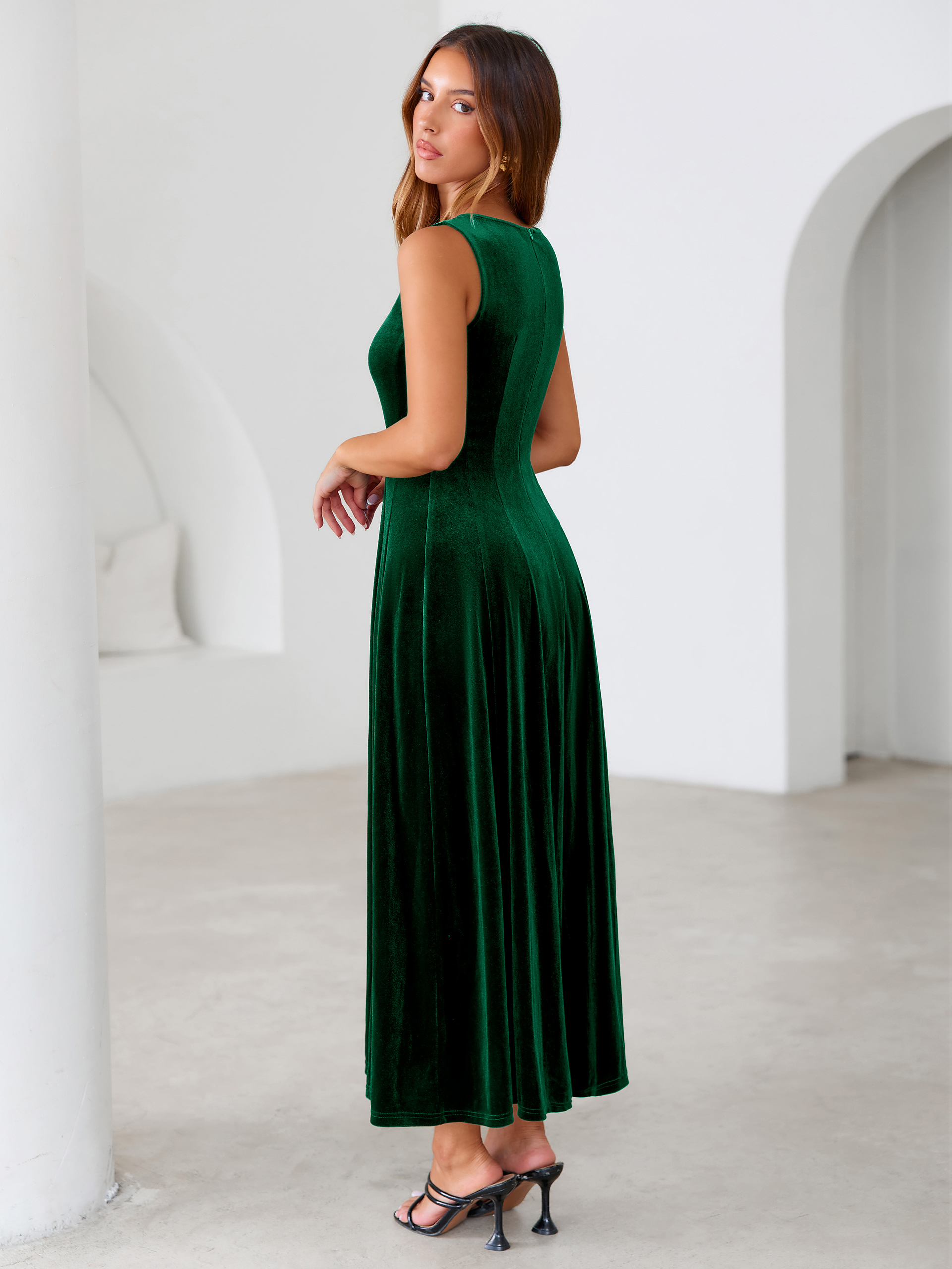 Elegant Sleeveless Velvet Crew Neck A Line Maxi Dress
