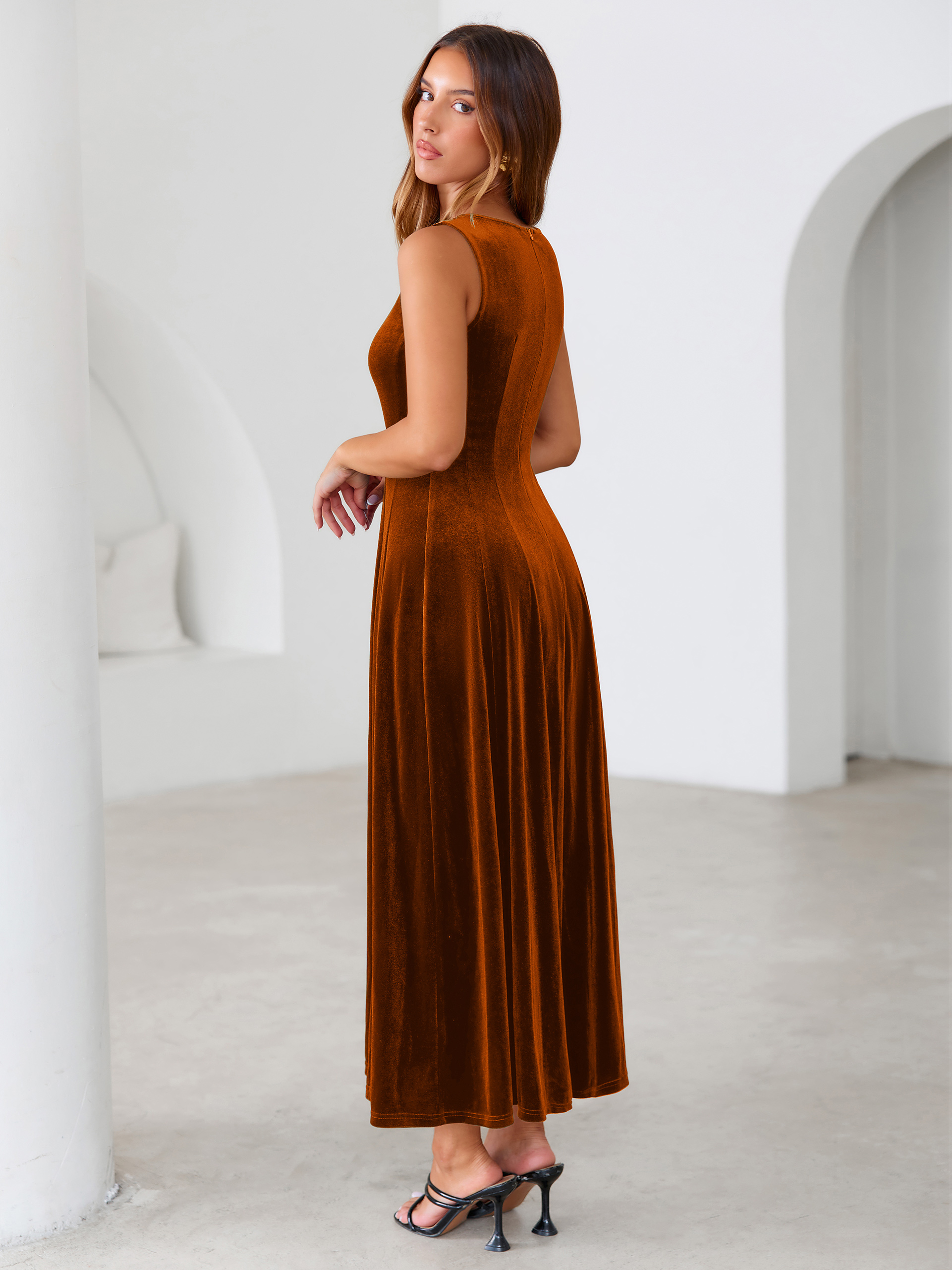 Elegant Sleeveless Velvet Crew Neck A Line Maxi Dress