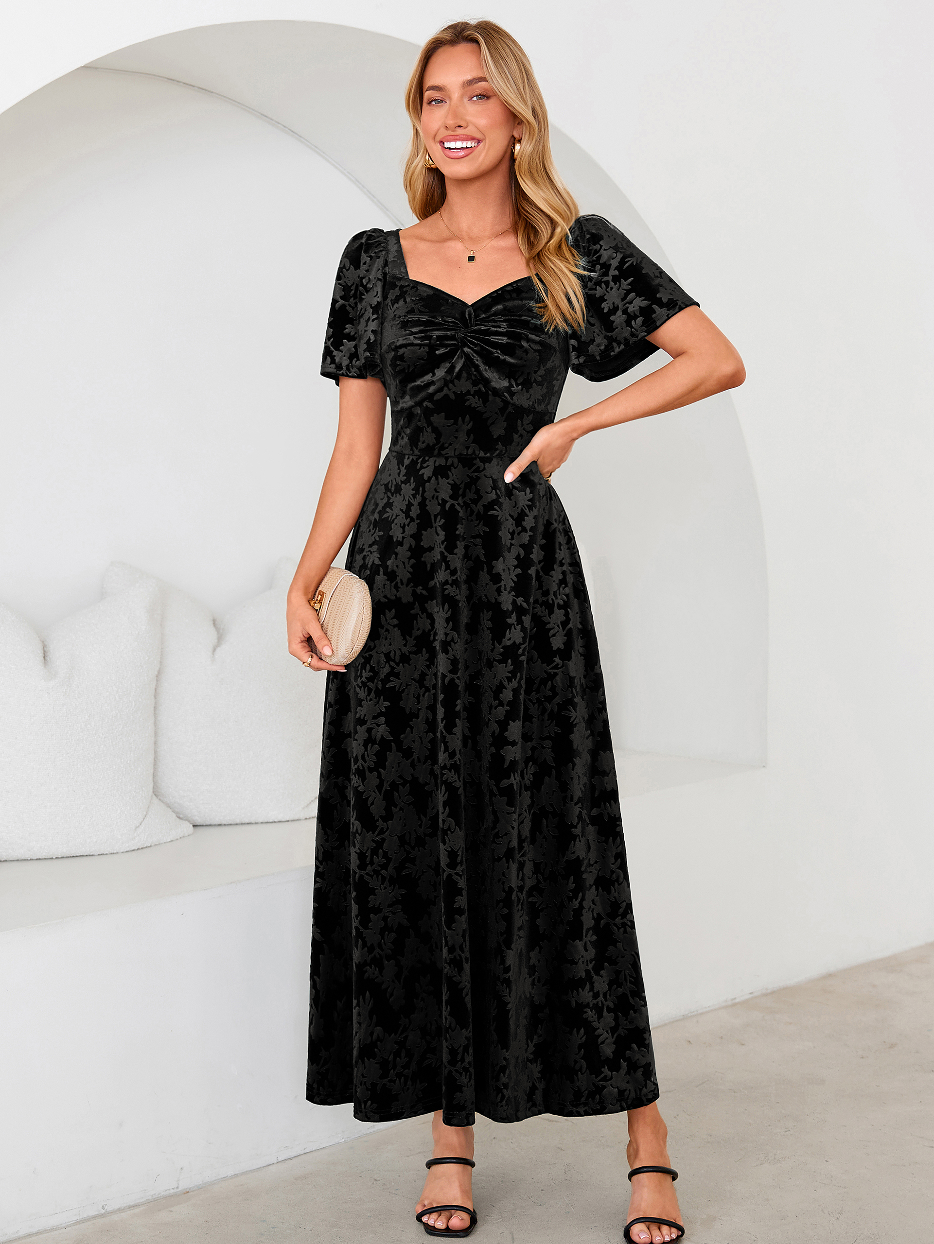 Chic Sweetheart Neck Embossed Velvet Maxi Dress