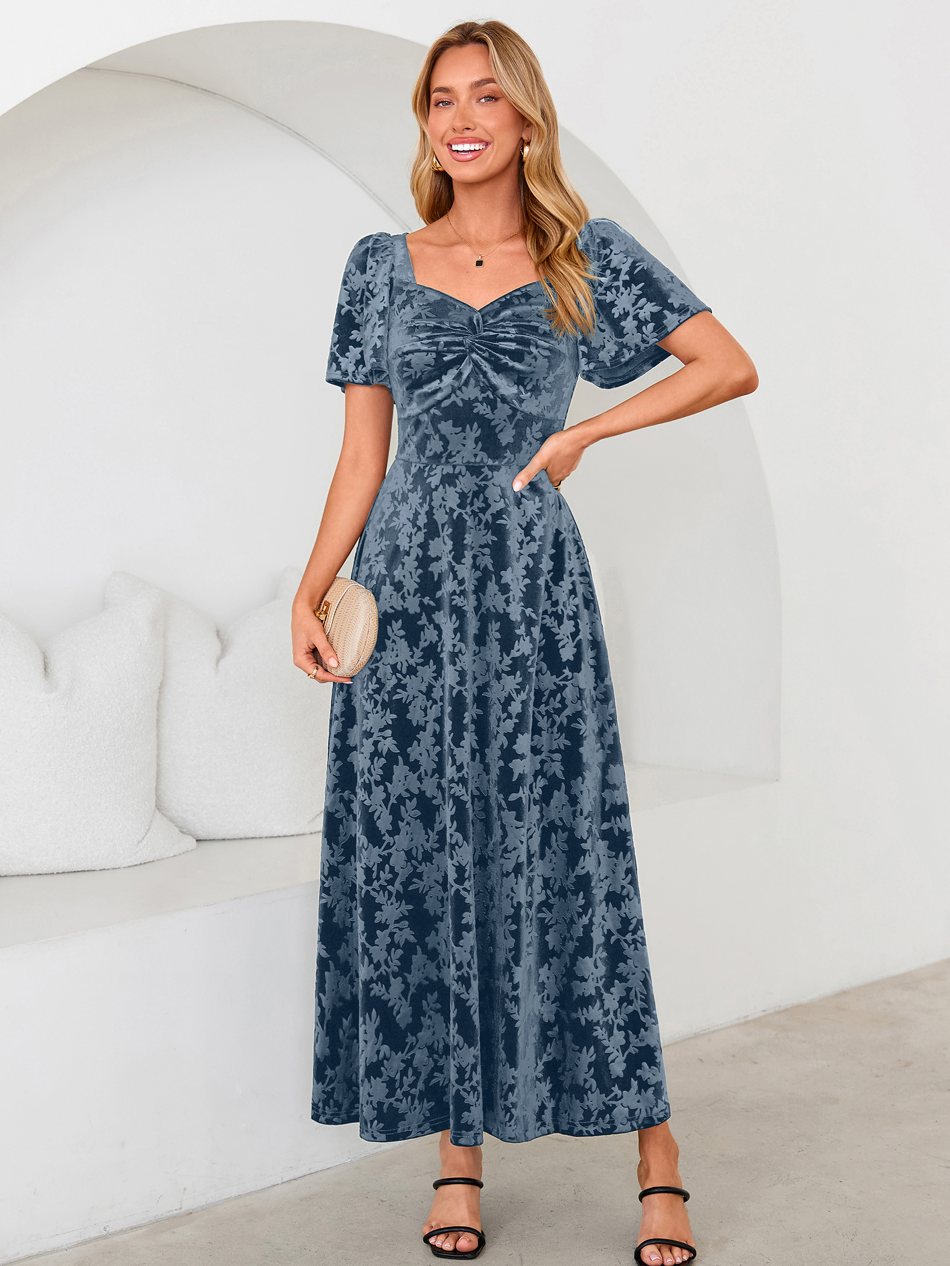 Chic Sweetheart Neck Embossed Velvet Maxi Dress