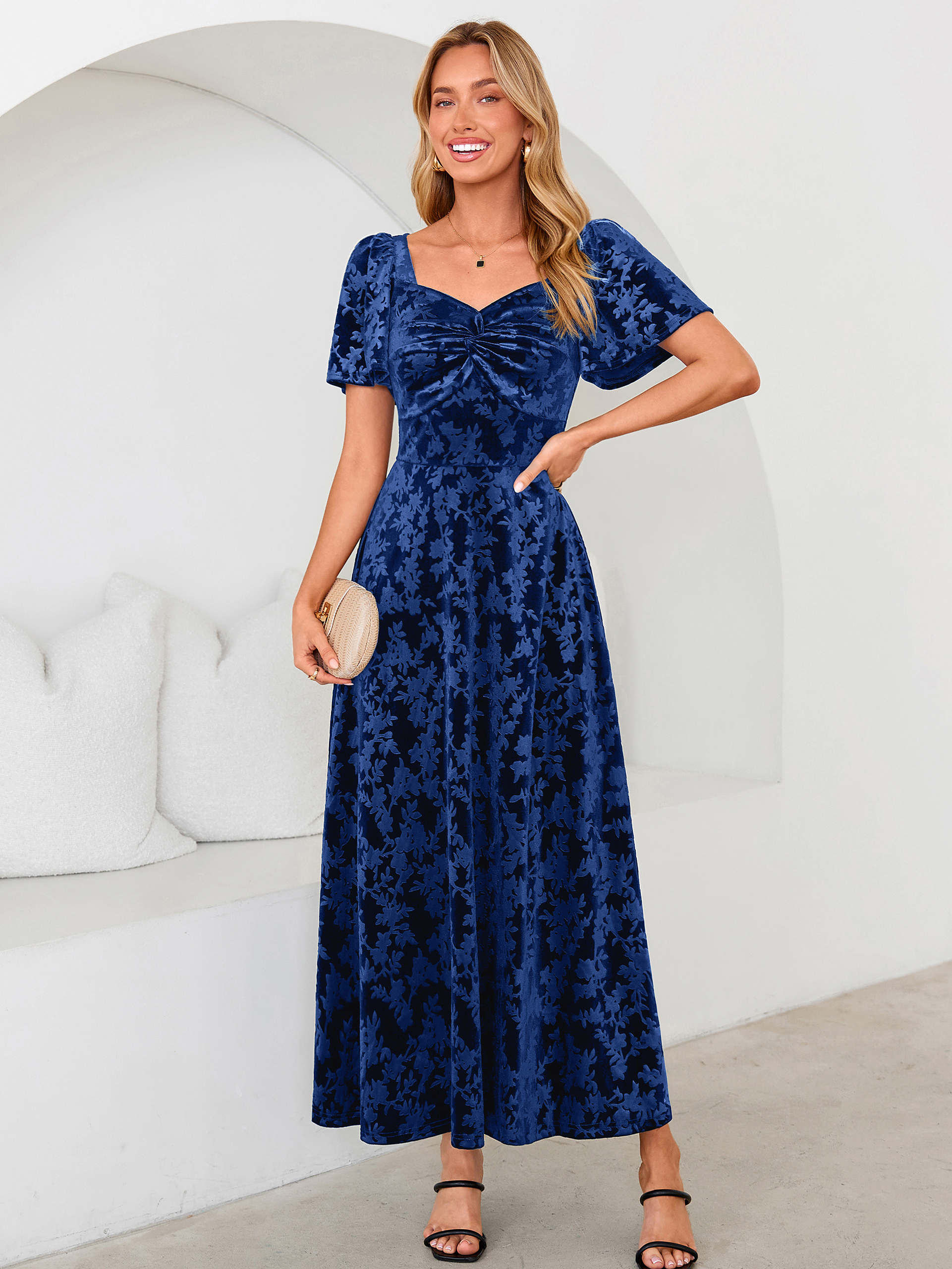Chic Sweetheart Neck Embossed Velvet Maxi Dress