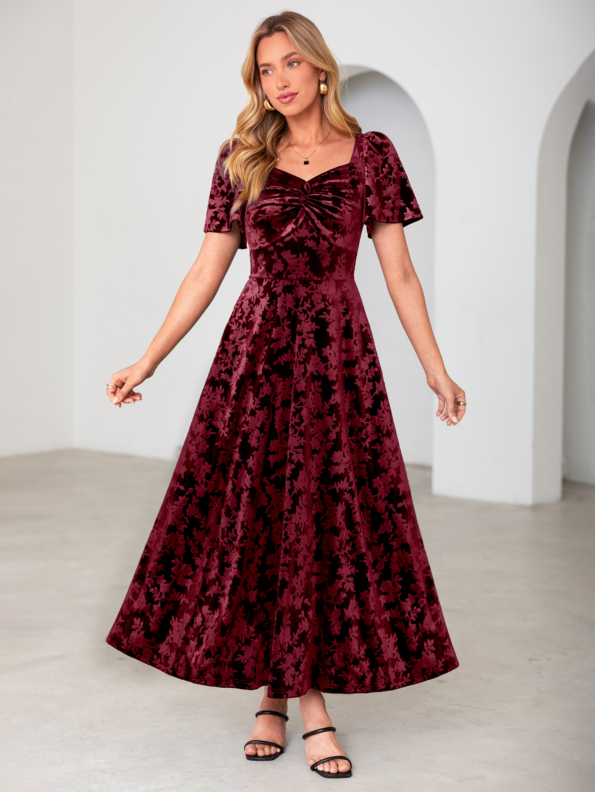 Chic Sweetheart Neck Embossed Velvet Maxi Dress - Burgundy