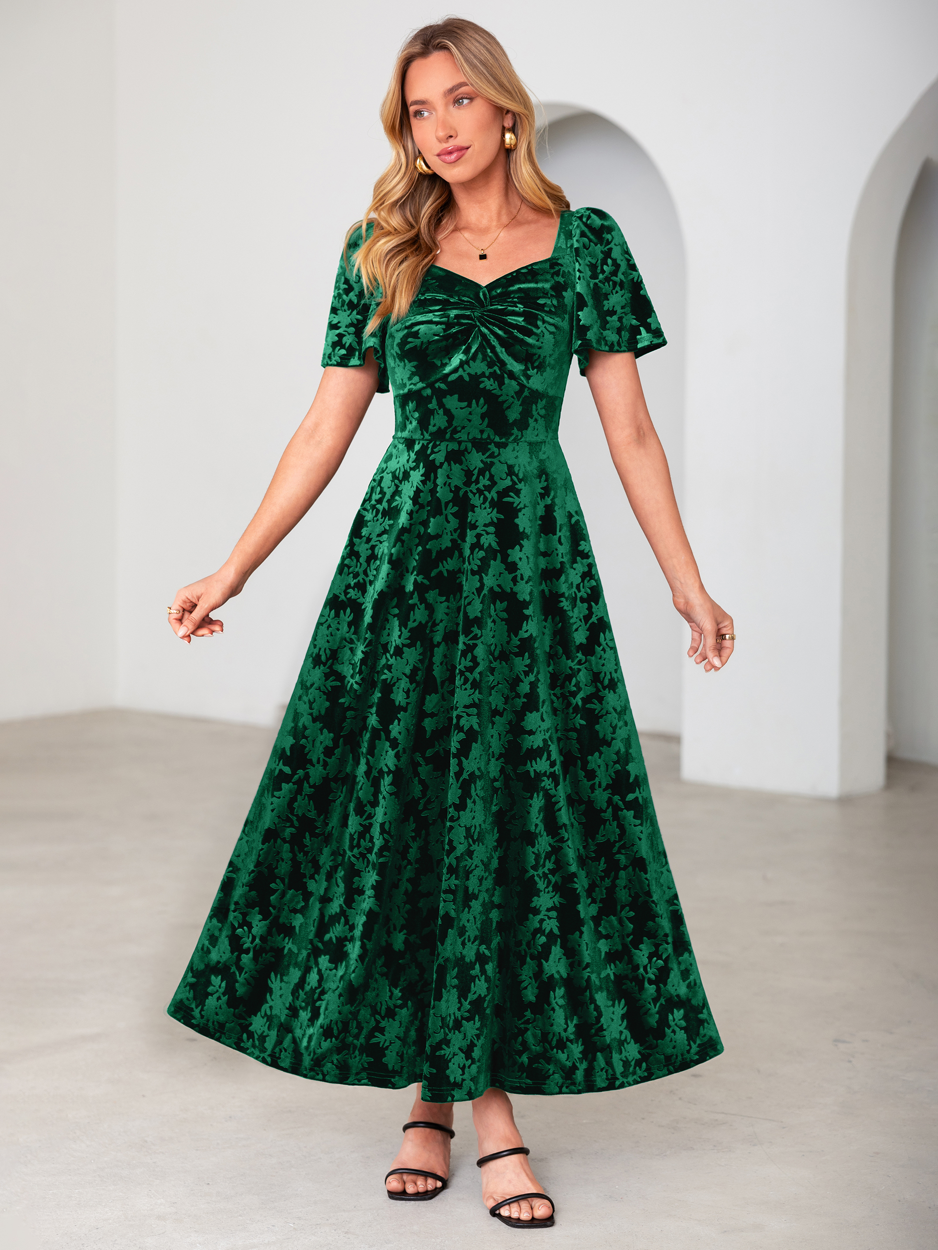 Chic Sweetheart Neck Embossed Velvet Maxi Dress - Dark Green