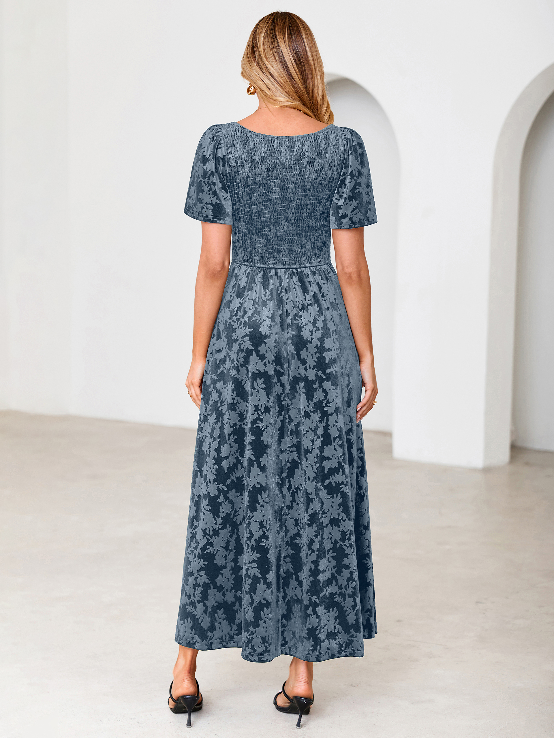 Chic Sweetheart Neck Embossed Velvet Maxi Dress