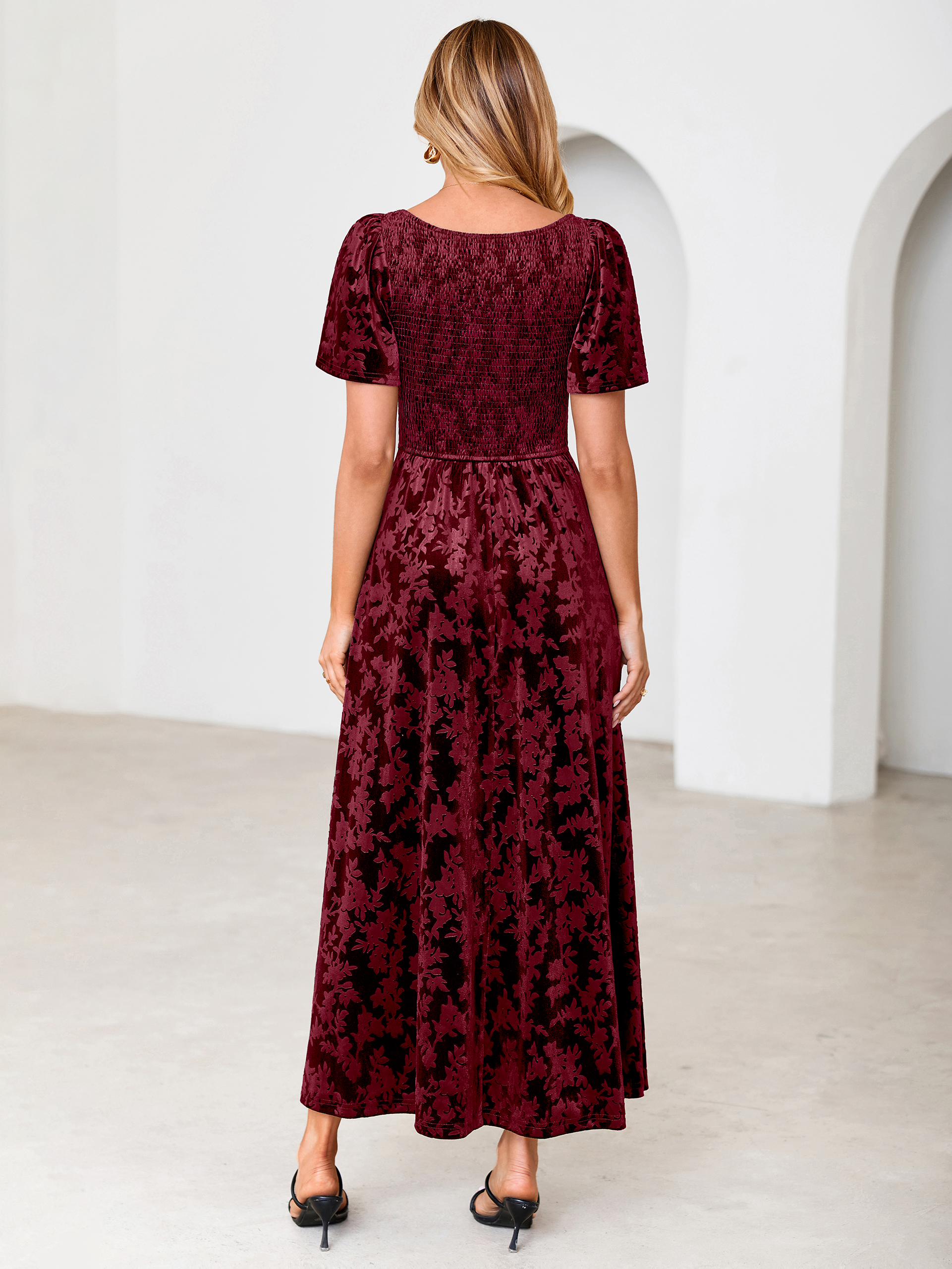Chic Sweetheart Neck Embossed Velvet Maxi Dress