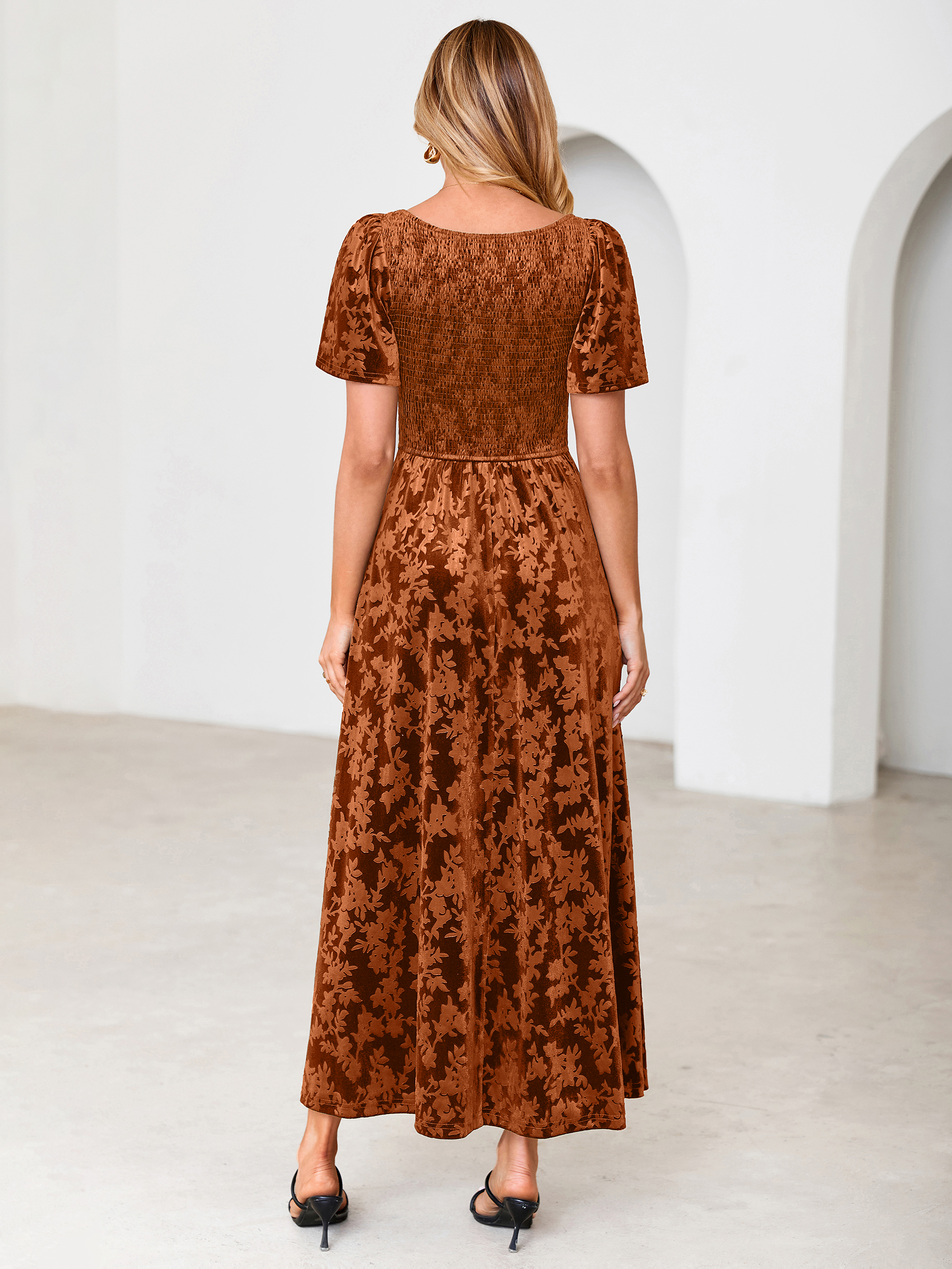 Chic Sweetheart Neck Embossed Velvet Maxi Dress