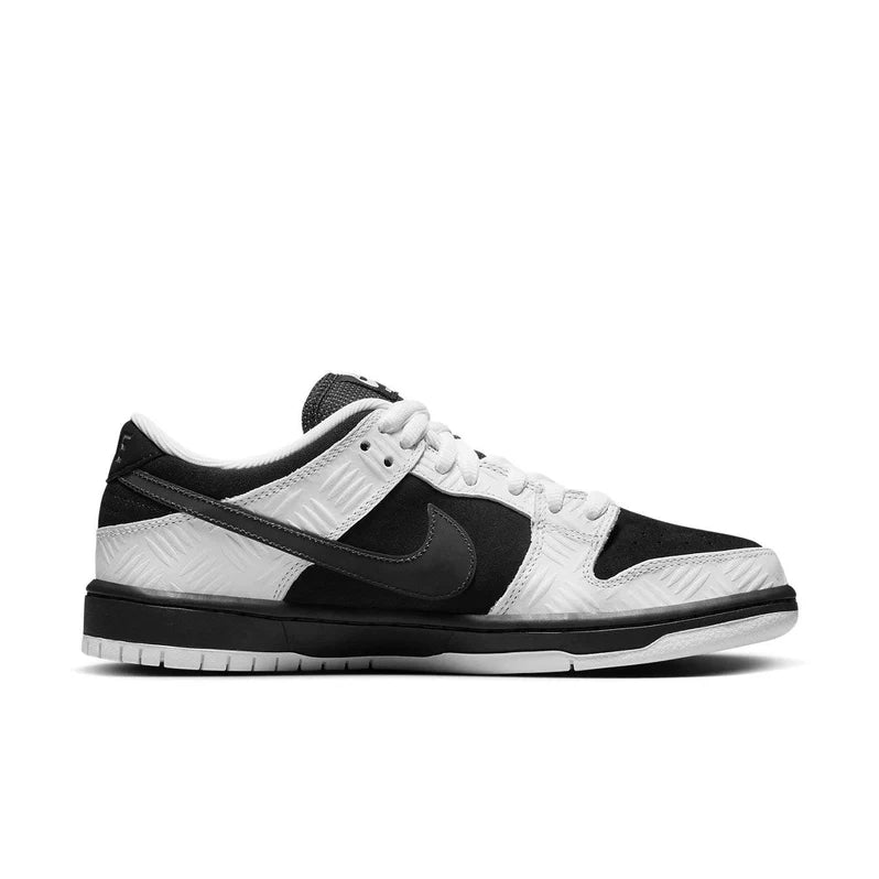Nikdjke SB Dunk Low Tightbooth