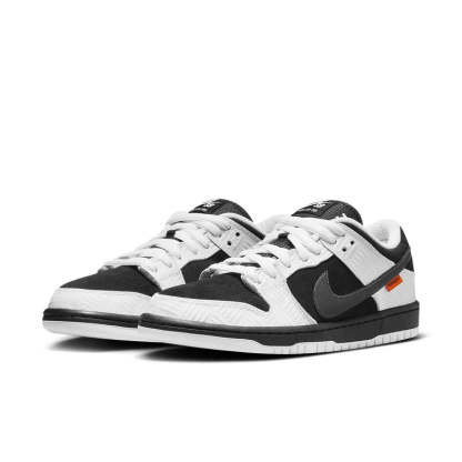 Nikdjke SB Dunk Low Tightbooth