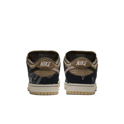 Nikdjke SB Dunk Low Travis Scott