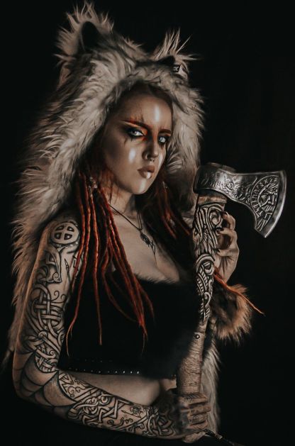 Viking Raven Nordic Sculpture uhlíková ocel. Lze použít jako svatební dar nebo dárek k narozeninám