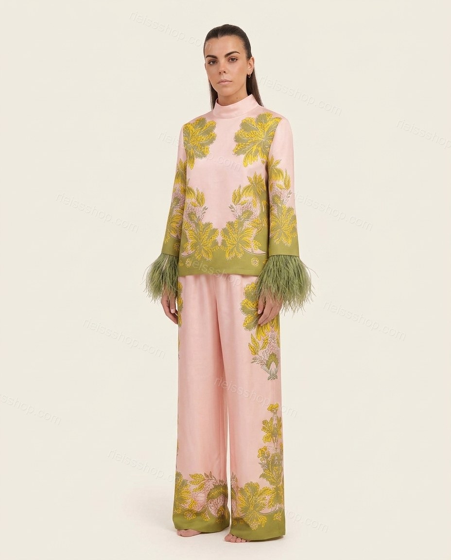 Pink Sleek Floral Pant Set by rieissshop